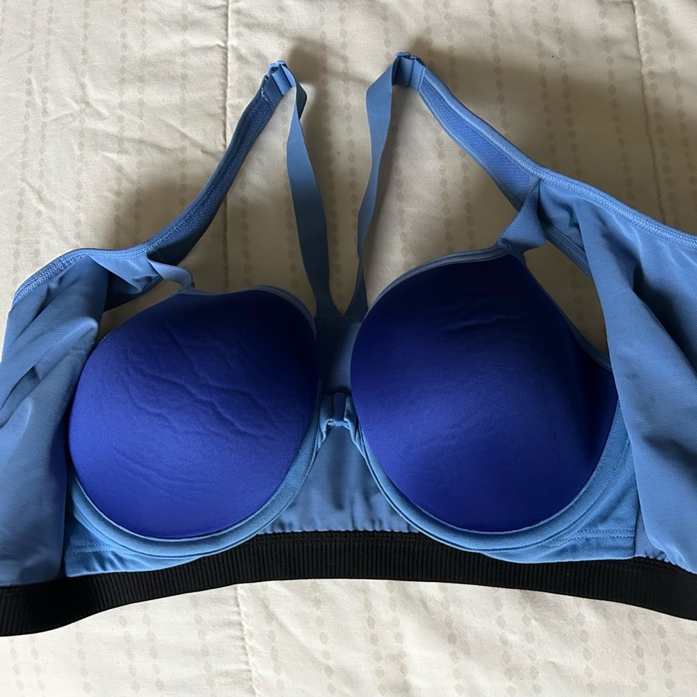Victoria’s Secret Knock Out Front Closing Sports Bra.